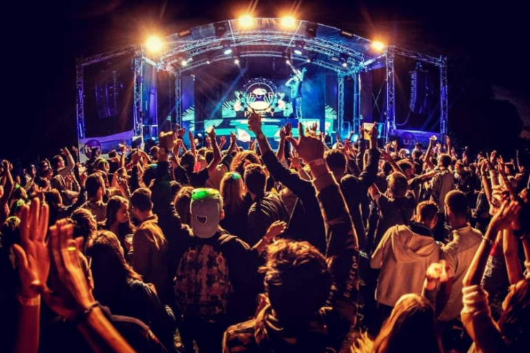 La plus grande Electro Pool Party de France est de retour le 4 juillet 2026 à Blois