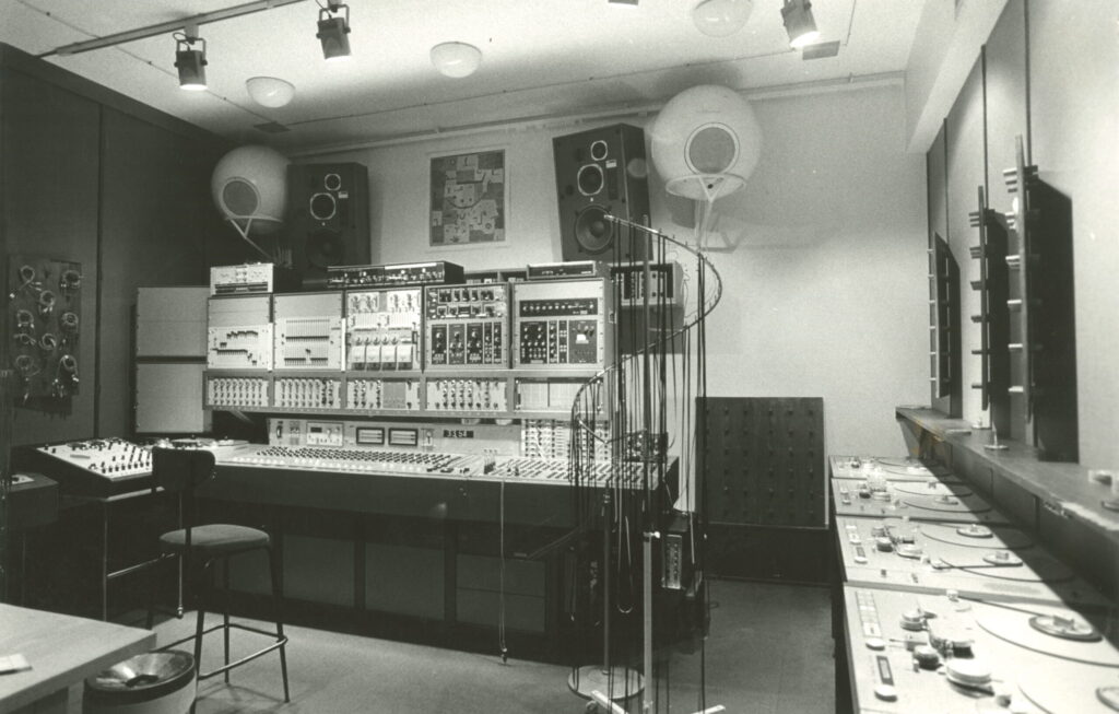 Studio GRM en 1980. © Guy Vivien / INA