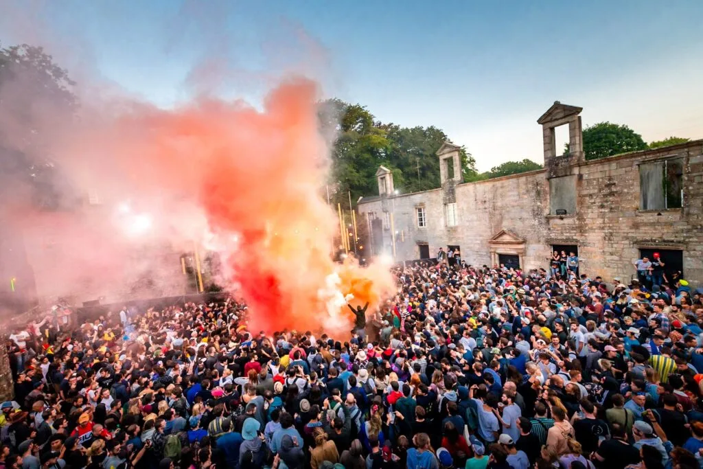 Le Manoir de Keroual, terre d'accueil du festival Astropolis. © Mathieu Le Gall