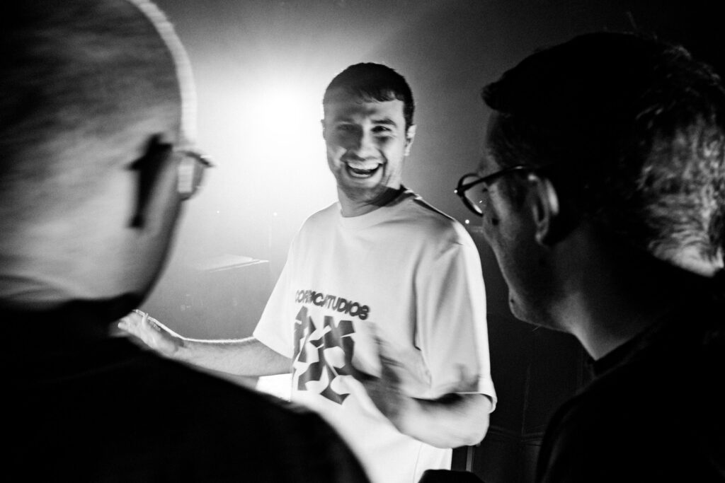 Fred again.. lors de son show à Lyon. © @theobatterham