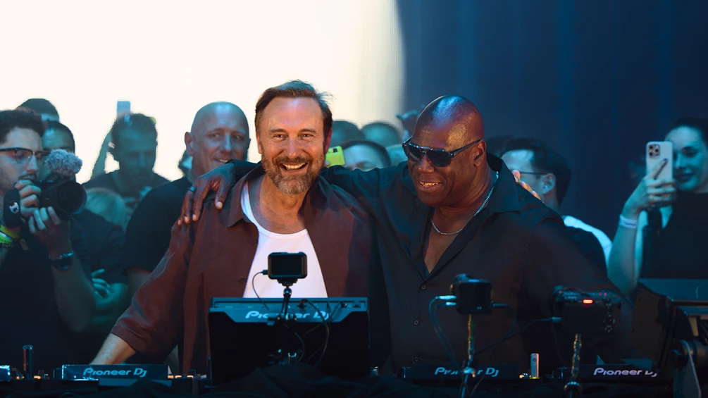 David Guetta b2b Carl Cox à UNVRS Ibiza.