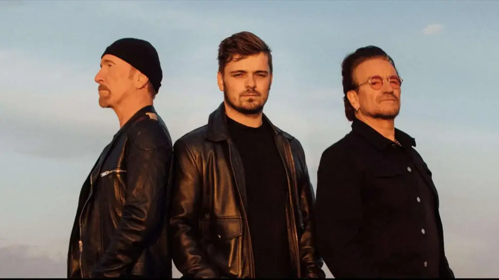 Martin Garrix et U2 ont sorti le clip de Fireflies. © D.R.
