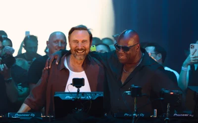 David Guetta b2b Carl Cox à UNVRS Ibiza.