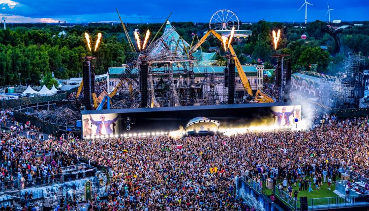 La Mainstage de Tomorrowland 2025 a été montée en urgence suite à un incendie.