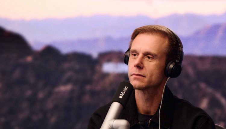 Armin van Buuren à Apple Music. Armin van Buuren à Apple Music.