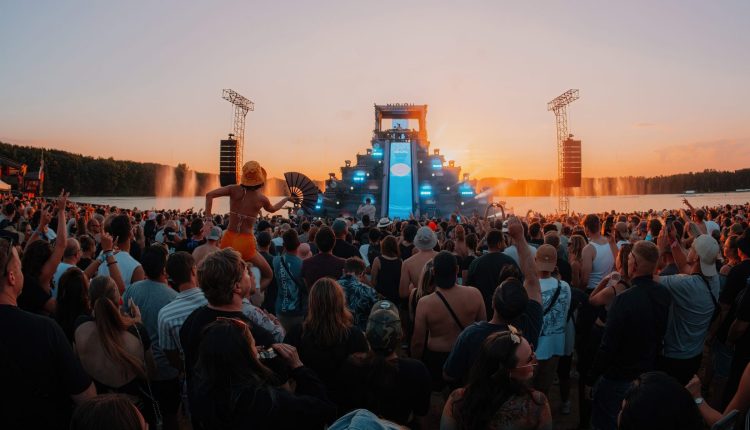 La Pyramid Stage du Nibirii Festival, à Düren, près de Cologne, en Allemagne. Crédit : M. Koltschin