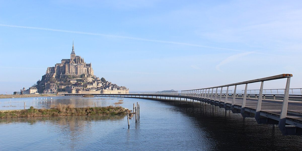 Le Mont Saint-Michel va accueillir Marée électronique le 19 septembre 2026. © Wikimedia Commons