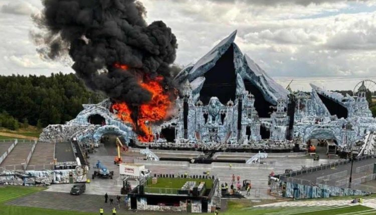 Un incendie a ravagé la Mainstage de Tomorrowland à 3 jours de l'ouverture.